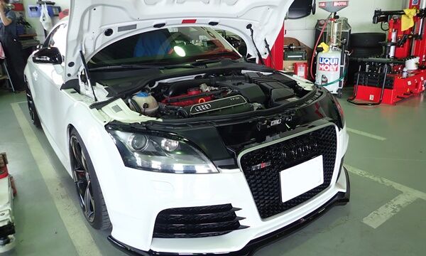 スタッフ日誌】Audi TTRS(8J)に各種のお取り付けさせて頂きました