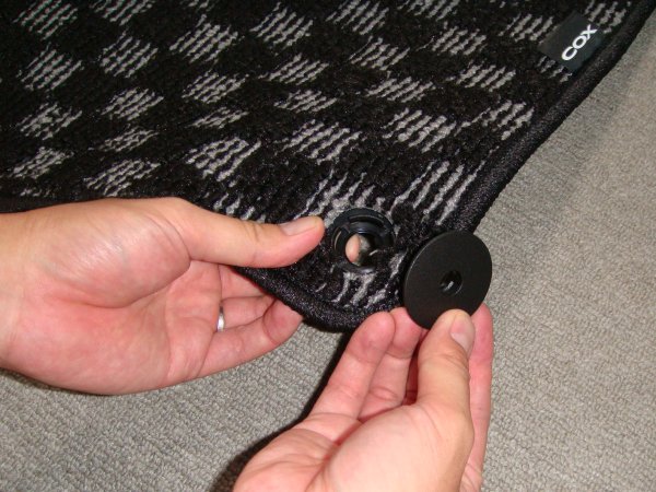 工房長もフロアマットを交換しました V Maniacs Blog