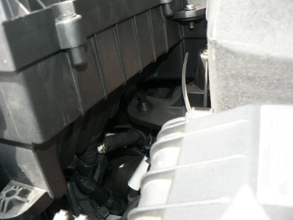 Golf6 Highlineのエアクリーナー脱着方法 : maniacs Blog Golf6 Highlineのエアクリーナー脱着方法 : maniacs Blog