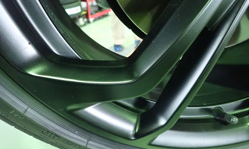 スタッフ日誌】Golf7.5GTI TCRホイールリペア : maniacs Blog