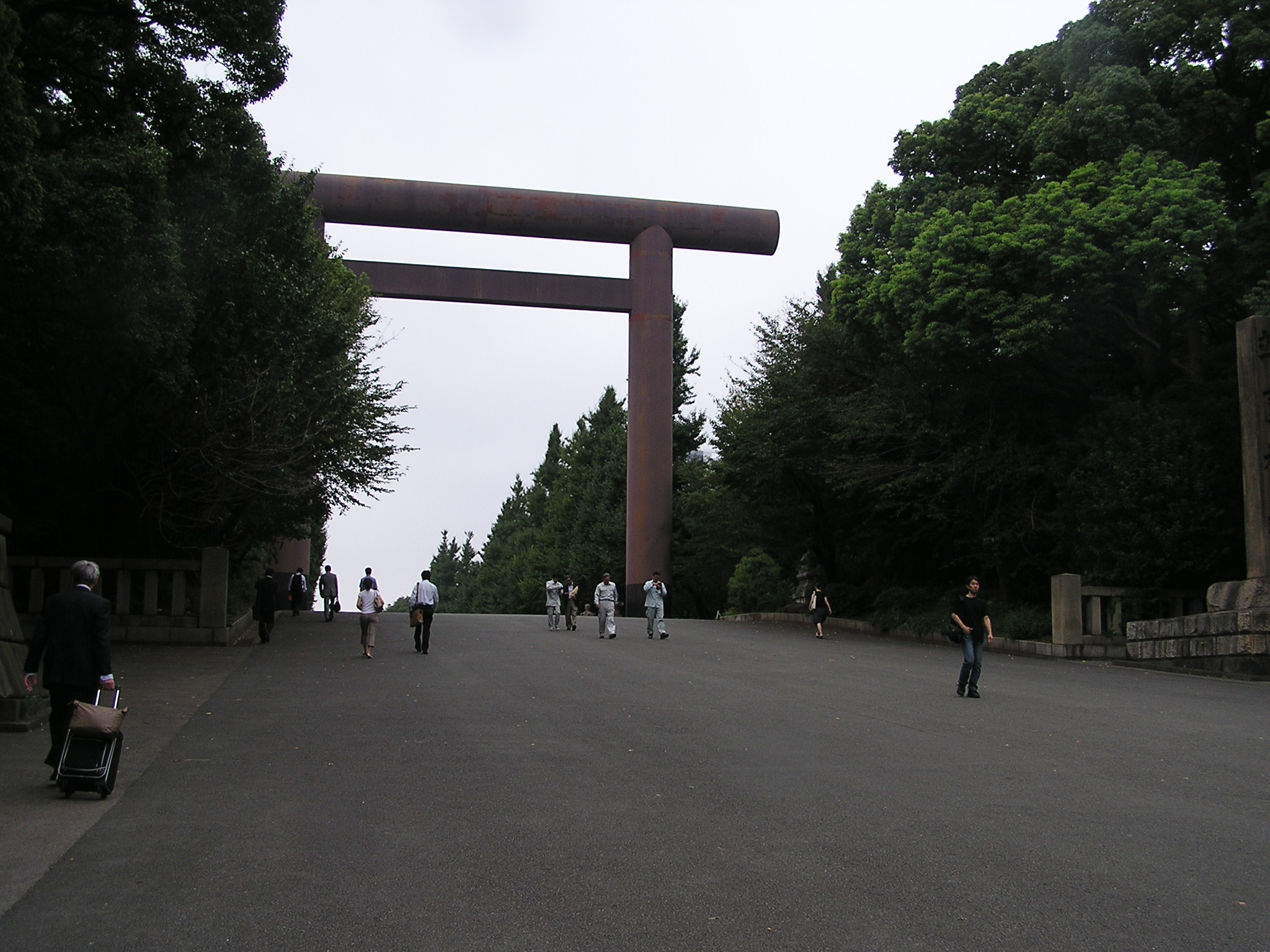 Tere Inenggi 靖国神社の石獅子 東京都千代田区九段北三丁目