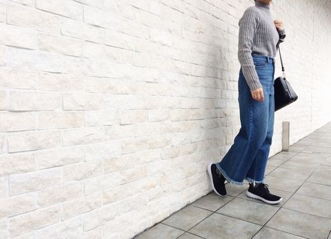 ⭐【人気商品】 ユニクロのハイライズワイドクロップドジーンズ！トレンド感満載