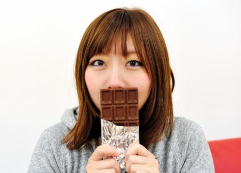 チョコレートと女性