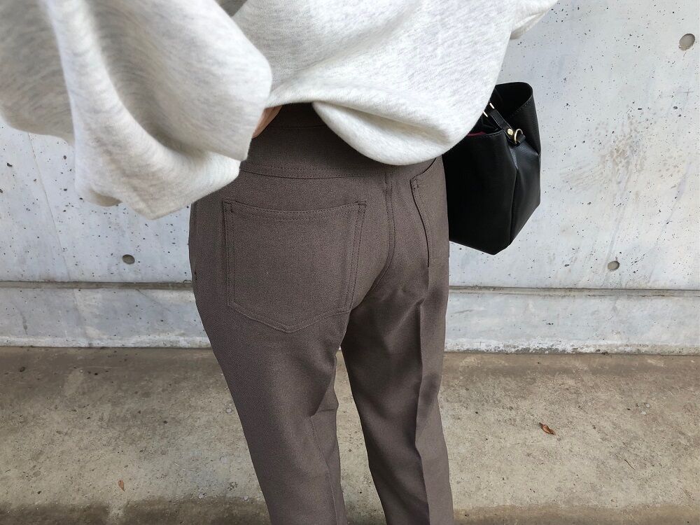 リーダーズ・プラス GUの「センタープレスカラーストレートパンツ」の使用感レビュー