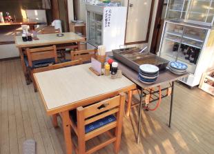 シャコ丼の店の店内