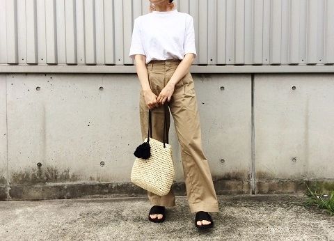 ３