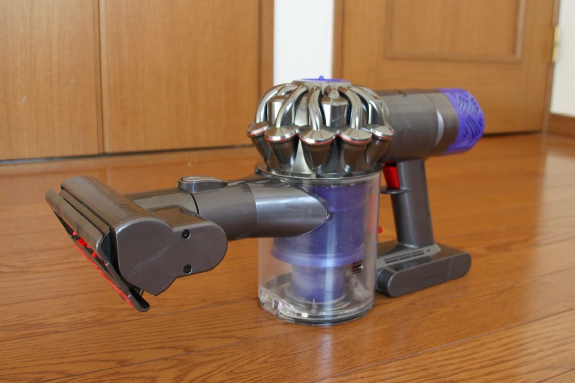 Dyson V6 Fluffyで車内を掃除したら評判通りすごかった 3列輸入車のある生活をとことん楽しむブログ