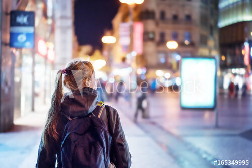 500_F_165349995_VOUOiUkC7eZWyALkJwlg9i75JVcFSi2n