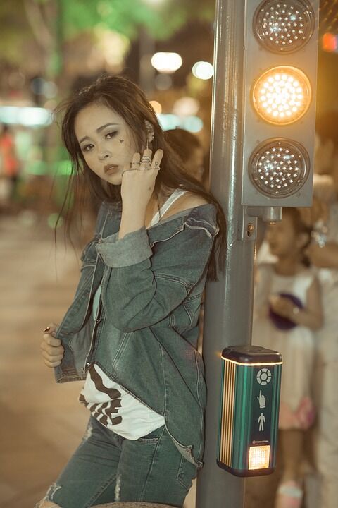 girl-2163763_960_720