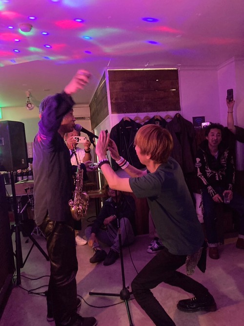 CFD2C319-A767-4212-8DBC-83B264FA2096