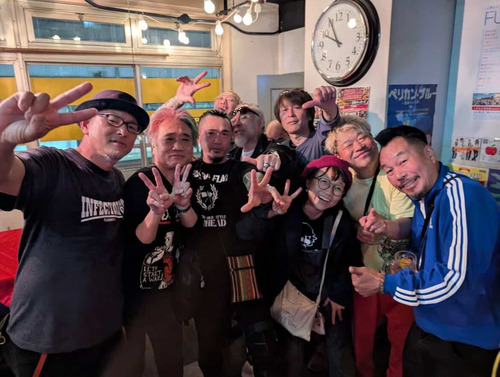 8BD56B6A-1229-4B83-B762-C7493F3E396B