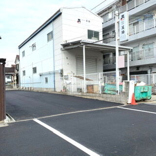 5AE44F69-0468-4331-BC27-CB009C7124A2