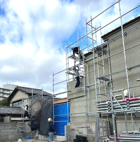 9D298825-3252-4A74-8E37-BEC96028E3EE