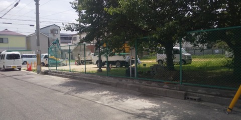 新在家西広場フェンス設置工事_190618_0051