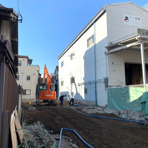 2EFC205F-7E21-4557-ADE2-169DED1F957F