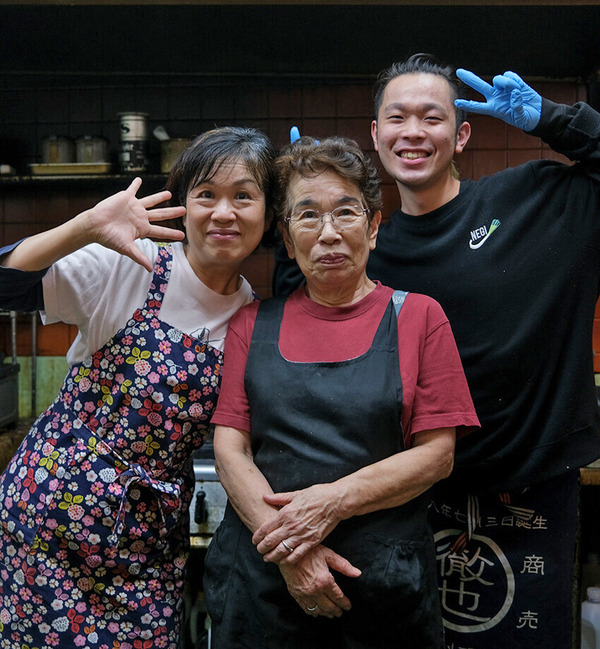 はな3人