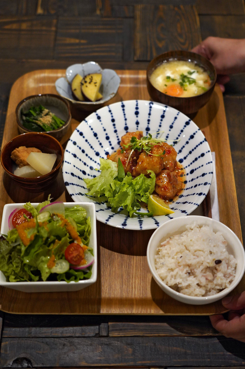万太郎 Net 夜は Cafe檸檬 で夜ごはんからの Banx River 昼は 杏仁荘 で週替わり麺の肉そば 万太郎 Net 夜は Cafe檸檬 で夜ごはんからの Banx River 昼は 杏仁荘 で週替わり麺の肉そば