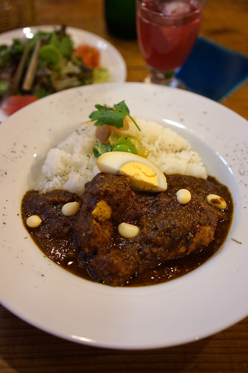 神保町 眞踏珈琲店でスパイシーなカレーを食し コーヒーをいただく カメラと散歩と読書日和