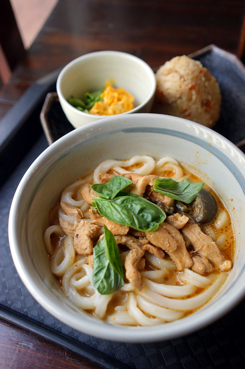 万太郎 Net 福岡麺通団 で 真夏のカレーうどんフェア 第１弾 マッサマンカレーうどん