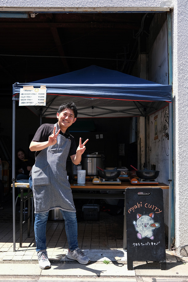 「ミノシマルシェ」で【みゃびカレー】【Eat O'Kashi / いとおかし】【area coffee】