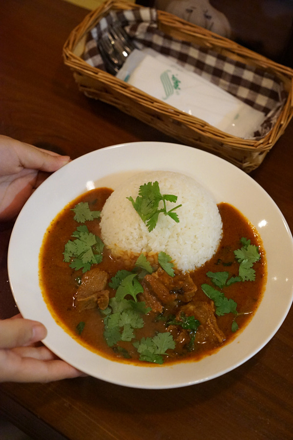 ��OKANO CURRY�פǥ����ޤǤϤʤ��֥�������������Υ��ѥ��������졼��900�ߡˡ�