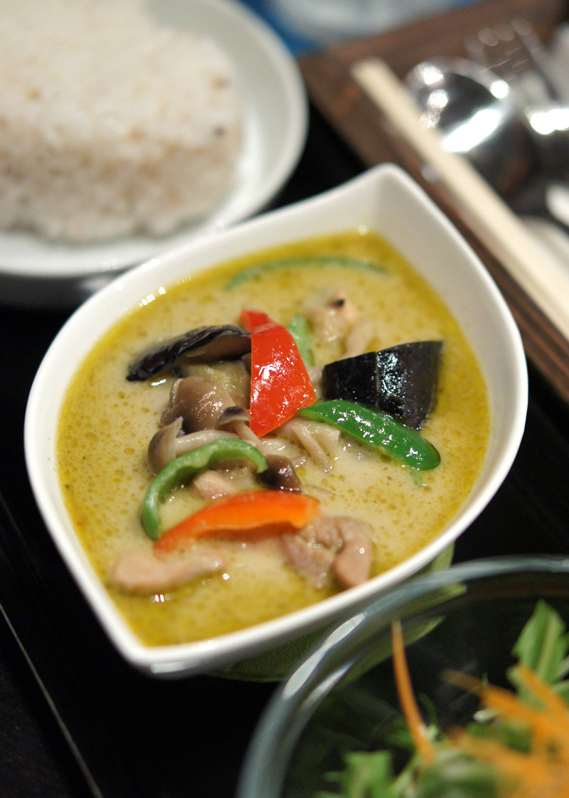 万太郎 Net 週末限定 イチカバチカのグリーンカレー