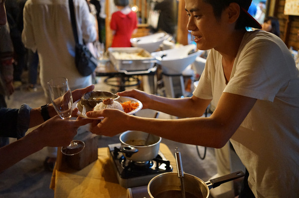 「ヒロタタカシ&ニシダミチコ 結婚パーティ」