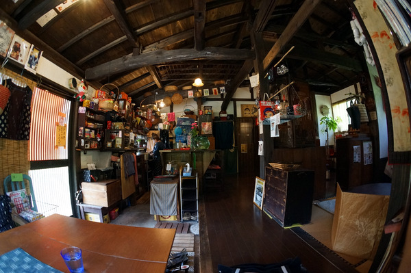小さなカフェ つき
