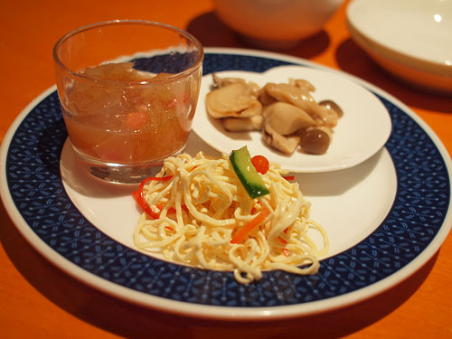 押し豆腐とクラゲ