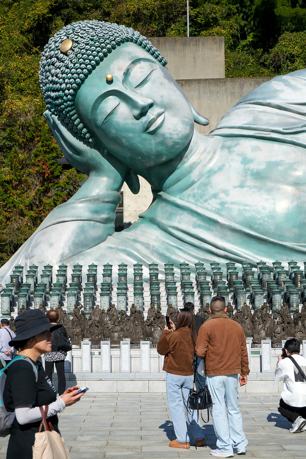 「muto」の取材で篠栗町南蔵院の参道に江戸時代からある【たまや】へ。