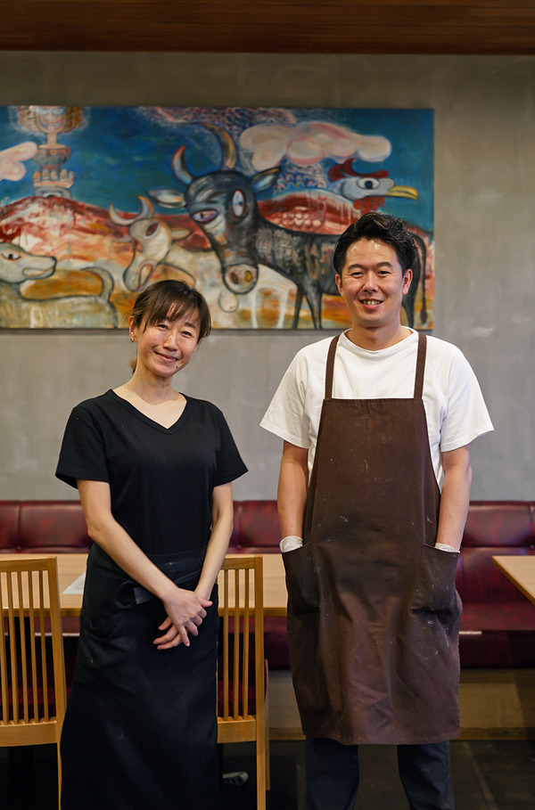 夜は志免町【肉菜処かえる屋】で晩ご飯。懐かしい二人のコンビが迎えてくれました。お昼は【喫茶・喫酒 おまめ】でランチ。高島市長の著書『日本を最速で変える方法』。