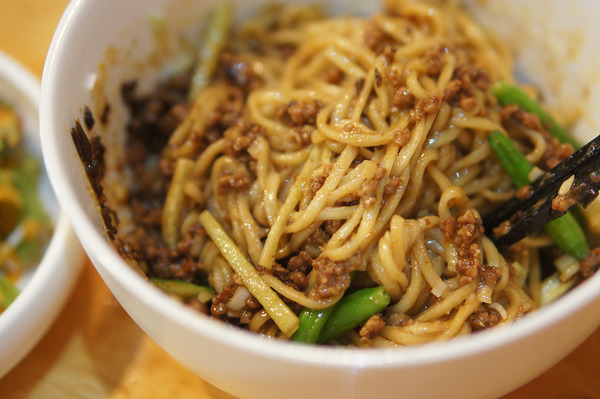 ���ڡ� ࡡ