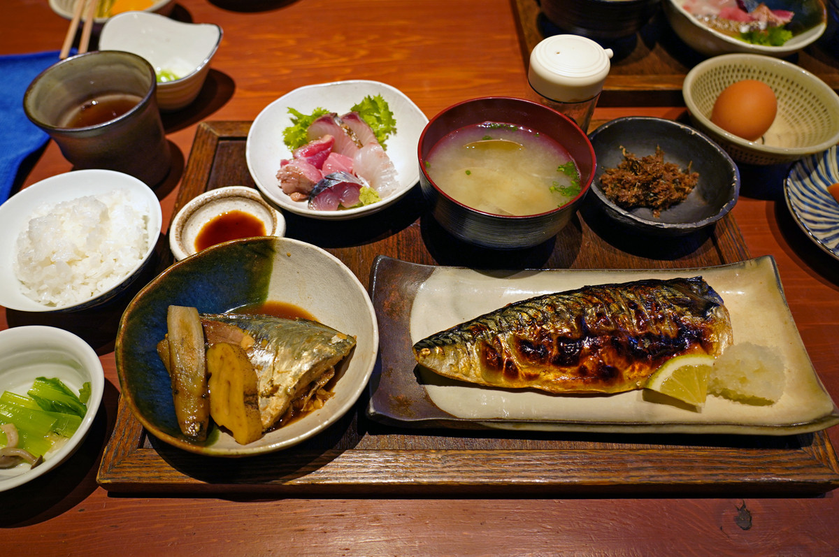 万太郎 Net 昼は 高砂 かんすけ で魚三種ランチ 夜は 紅葉楼 のおまかせ中華コース 万太郎 Net 昼は 高砂 かんすけ で魚三種ランチ 夜は 紅葉楼 のおまかせ中華コース