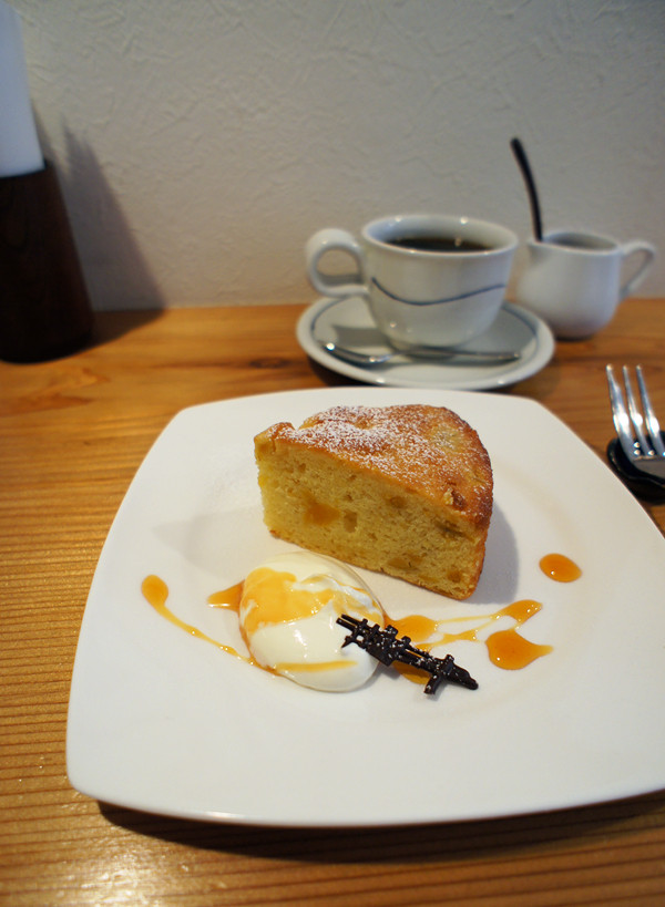 ���ܤ���Ȱ�Ǽ�򥱡���