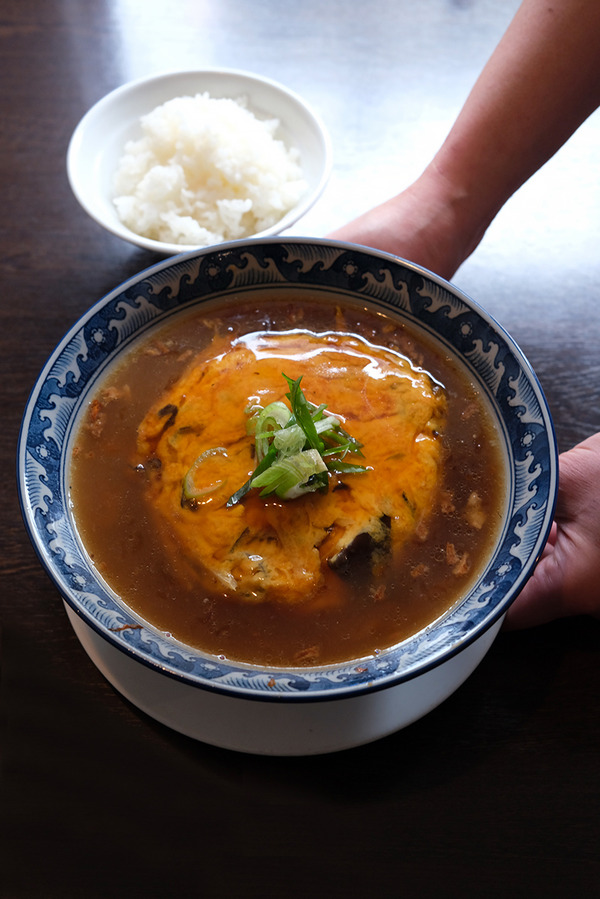 今年初の【杏仁荘】の週替わり麺は、海老入り天津麺でした。