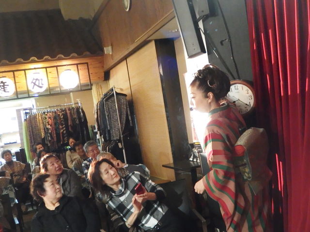 12月1日 山辺ユリコ さん 松岡ゆうじ さん 泉 堅 mym 若女将 雲上のフロアーショー 12月1日 山辺ユリコ さん 松岡ゆうじ さん 泉 堅 mym 若女将 雲上のフロアーショー