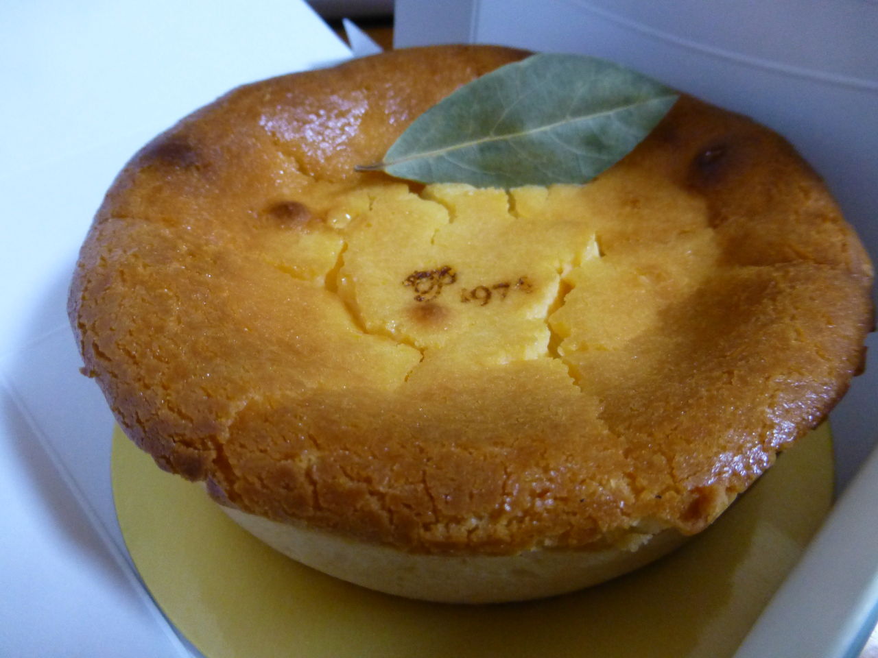 ベイクドチーズケーキ1974 ピネード Pinede 芦ノ湖ヘッポコ裏日記 ベイクドチーズケーキ1974 ピネード Pinede 芦ノ湖ヘッポコ裏日記