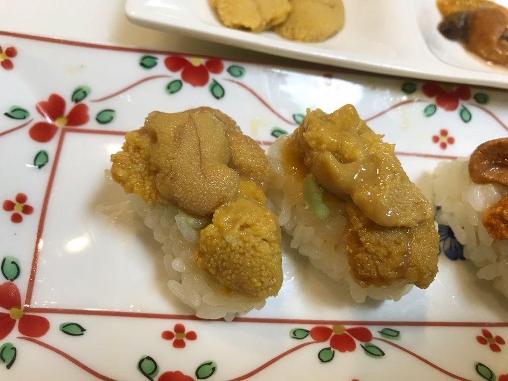 バフンウニとムラサキウニの食べ比べ 魚喰い バフンウニとムラサキウニの食べ比べ 魚喰い