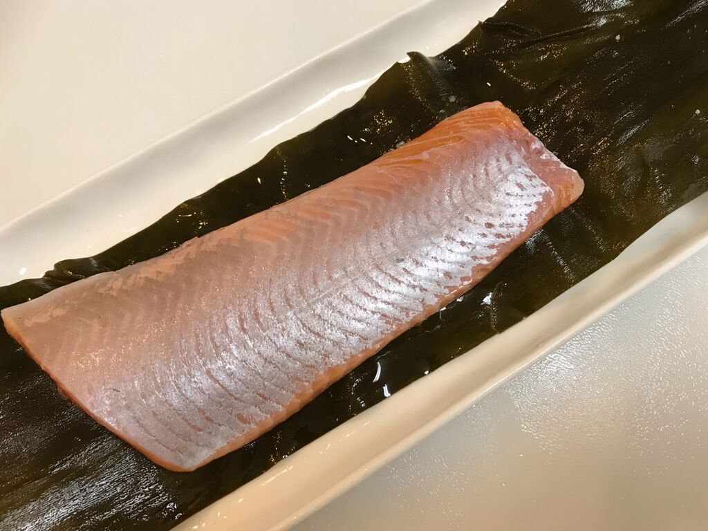 ビワマスの昆布締め 魚喰い
