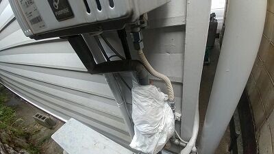 ガス給湯器水道管も巻く