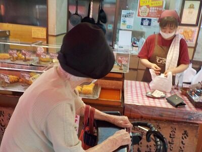 コロッケ屋