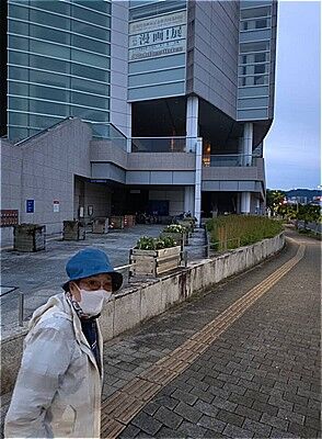 s-かるぽーと西川敷石歩道1