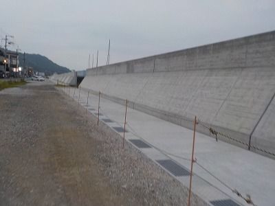 堀川耐震護岸堤防