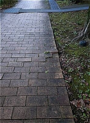 s-カルポート北側敷石段差2
