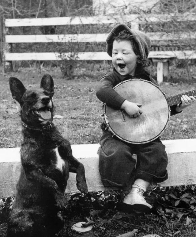 historical-children-playing-photography-58a4177a02463__700_e