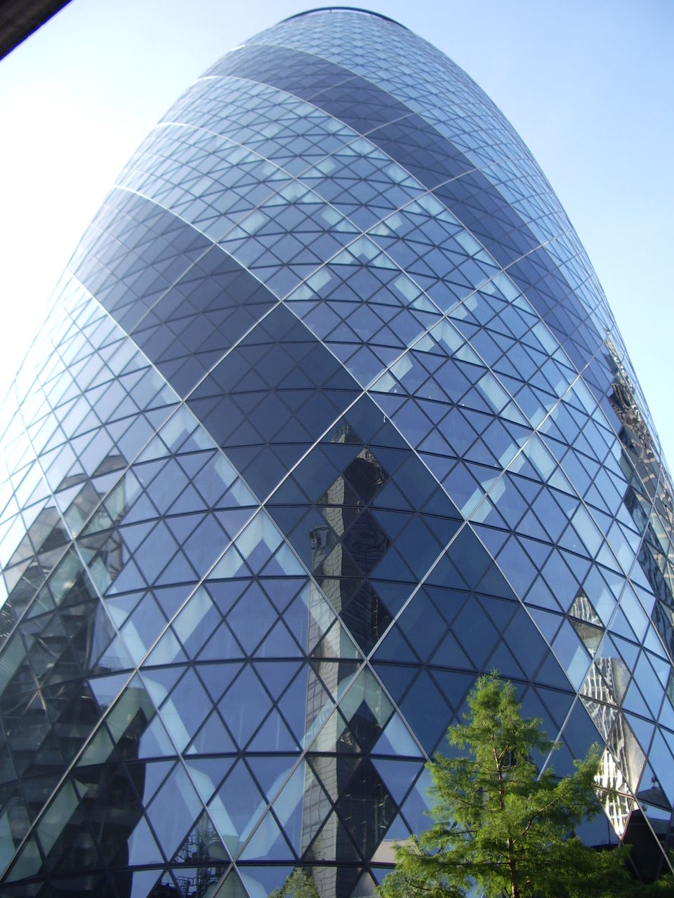 ｶﾞｰｷﾝﾋﾞﾙ Gherkin St Mary Axe 15ｵｰﾌﾟﾝﾊｳｽの行列 ﾛﾝﾄﾞﾝ 穴場 ﾀﾀﾞｶﾞｲﾄﾞ写真編 London Photo Guide Blog Nemi