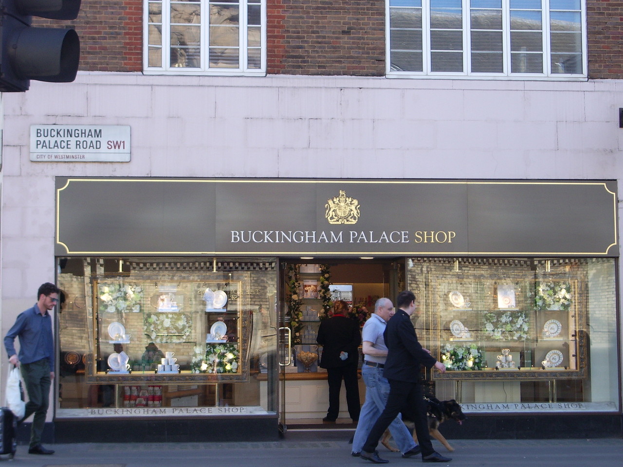 ﾊﾞｯｷﾝｶﾞﾑﾊﾟﾚｽｼｮｯﾌﾟ(Buckingham Palace Shop) : ﾛﾝﾄﾞﾝ(穴場)ﾀﾀﾞｶﾞｲﾄﾞ