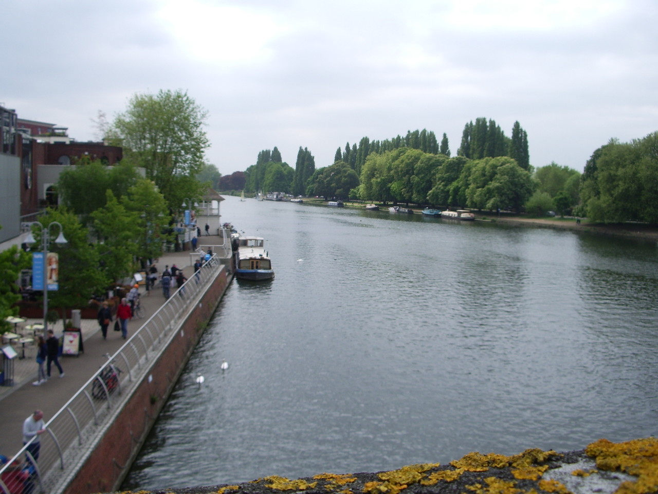 ﾃﾑｽﾞ河畔の街ｷﾝｸﾞｽﾄﾝ Kingston ﾃﾑｽﾞ河畔 ﾛﾝﾄﾞﾝ 穴場 ﾀﾀﾞｶﾞｲﾄﾞ写真編 London Photo Guide Blog Nemi