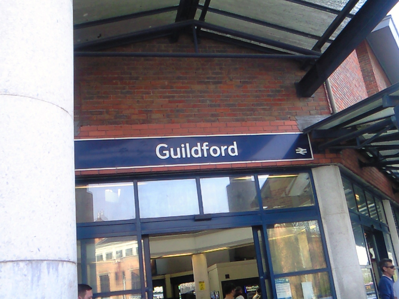 ﾛﾝﾄﾞﾝ南西ｷﾞﾙﾌｫｰﾄﾞ Guildford 訪問 帰途guildford駅 ﾛﾝﾄﾞﾝ Waterloo へ ﾛﾝﾄﾞﾝ 穴場 ﾀﾀﾞｶﾞｲﾄﾞ写真編 London Photo Guide Blog Nemi