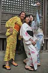 080809fg 三姉妹